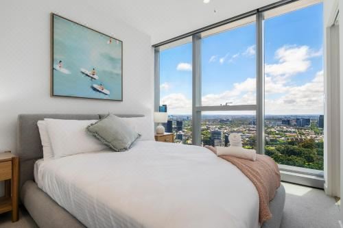 City Center 2BR with Stunning Views, Pool and Gym! Two-Bedroom Apartment