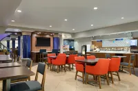 Holiday Inn Express & Suites BAKERSFIELD CENTRAL by IHG