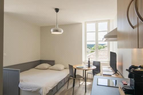 Syrah Superior Studio