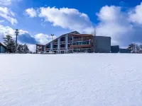 Lake House in the Summer, Ski Chalet in the Winter, Dog Friendly!
