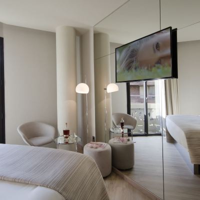 Deluxe Double Room Hotel Cram Promo Code