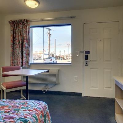 1 Queen Bed | Ada/Tub/Hearing Impaired Motel 6-Owensboro, KY Promo Code