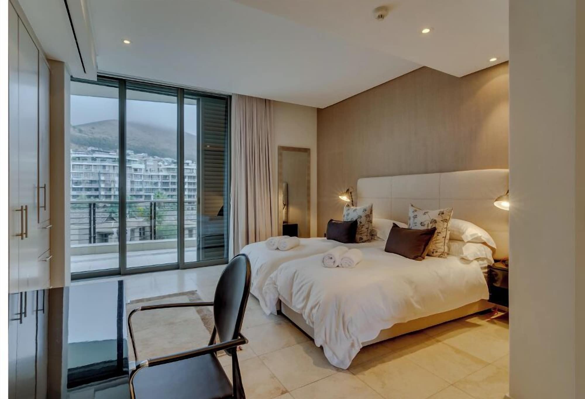 Mountain Marina Luxury Apartments三卧室奢华尊贵1