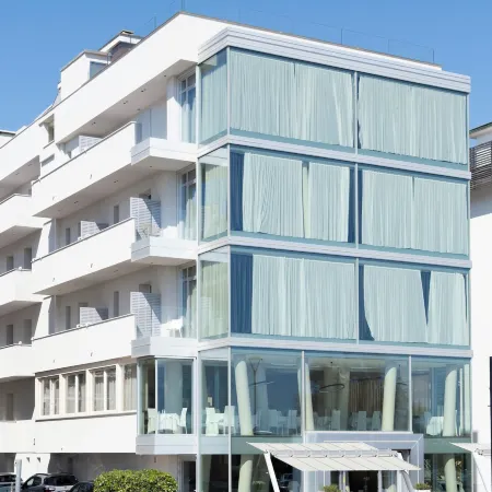 Hotel Commodore