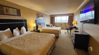 The George Dawson Inn & Conference Centre Hotele w: 
