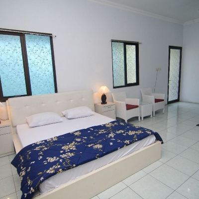 Family Suite, 1 King Bed (Bukti Menikah Wajib Untuk Pasangan) Hotel Boegenviel Syariah Promo Code