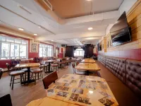 Party Hostel- Canmore Hotel Hostel