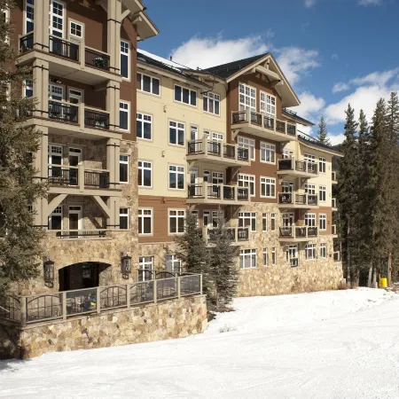 Luxury 1-Bedroom Ski-in Out Condo with Slopeside Heated Pool, No Cleaning Fee 1 Condo by Redawning