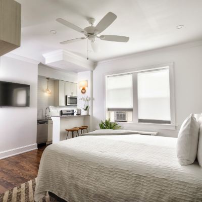 Premier Queen Room The Plaza Hotel - Milwaukee Promo Code