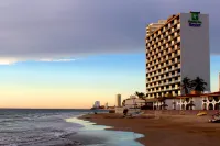 홀리데이 인 리조트 마사틀란 바이 IHG  호텔