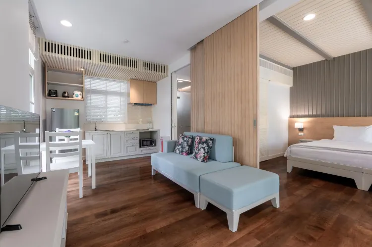 ห้องดีลักซ์ เตียงใหญ่ 1 เตียง