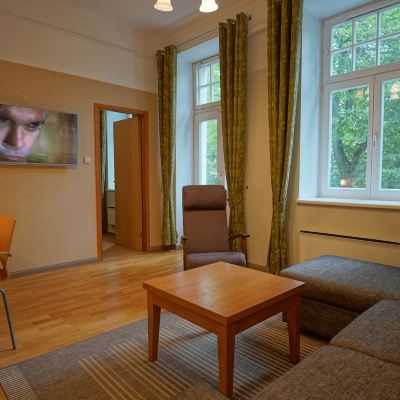 Suite With Sauna Barclay Hotel Promo Code