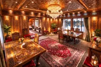 Mascot Houseboats