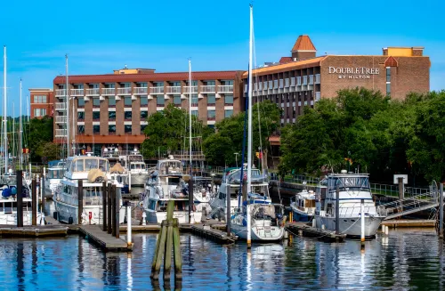 DoubleTree by Hilton Hotel New Bern  Riverfront