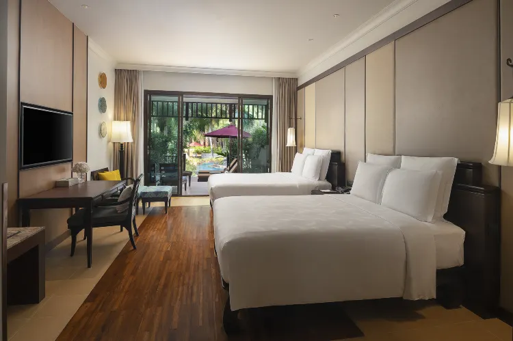 Premium Two Queen Pool Access Room With Balcony