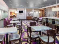 La Quinta Inn & Suites by Wyndham Luling Hotels in Luling