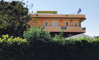 Hotel Ristorante la Decanata - Housity