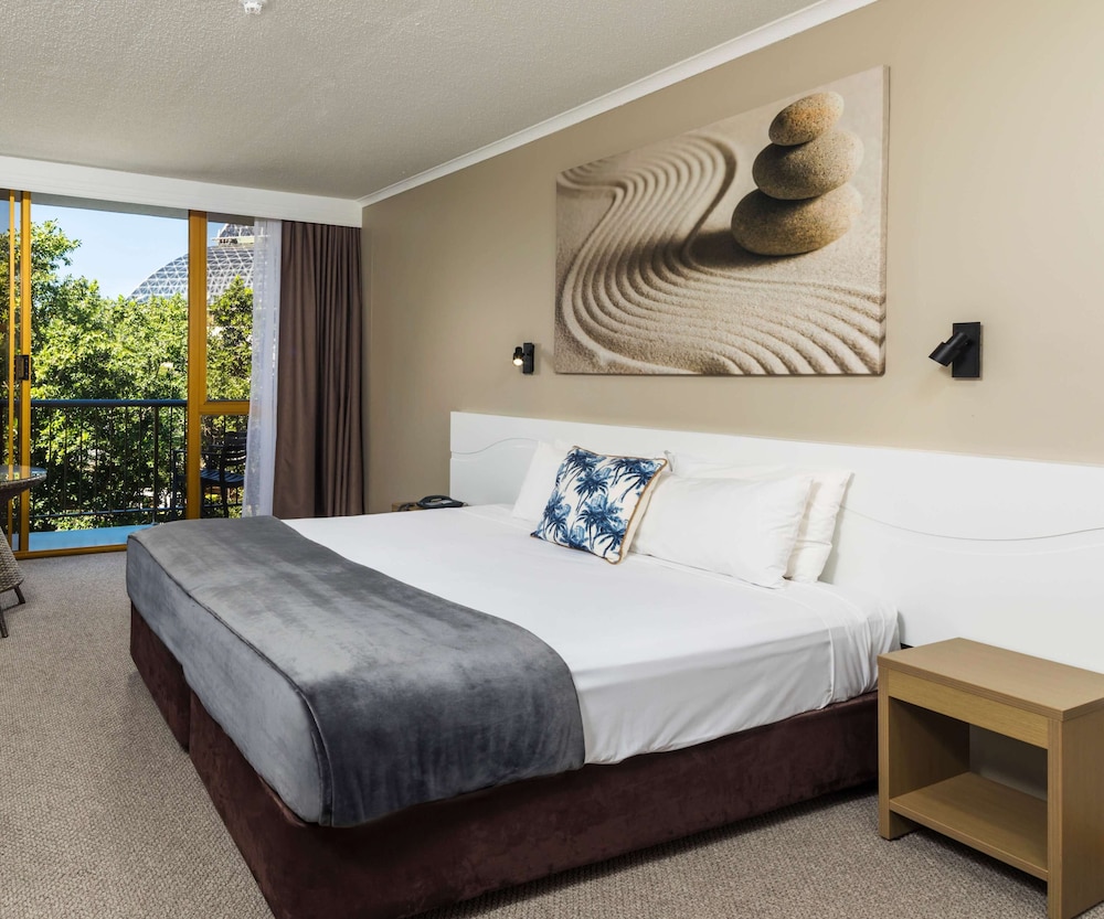 高级特大床阳台房