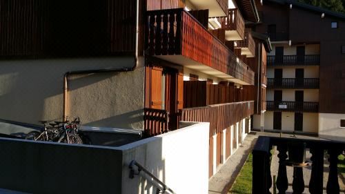 Grand Studio Apartment with Mountain View