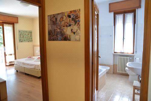 B&B Il Mondo di RossDeluxe Double Room With Private Bathroom With Garden View