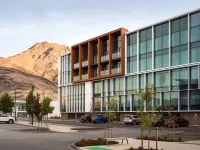 Holiday Inn QUEENSTOWN REMARKABLES PARK by IHG Ξενοδοχεία στην πόλη 