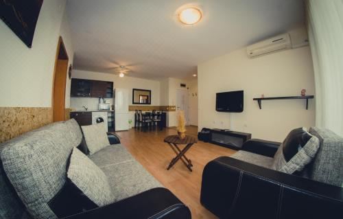 两卧室公寓 - 带阳台（4位成人+2名小童）