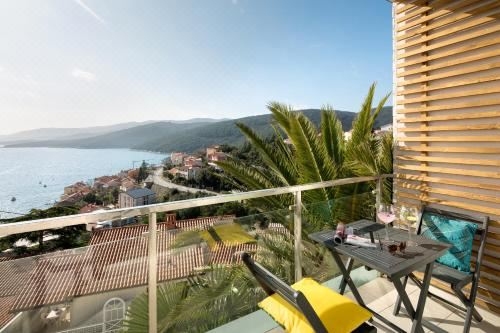 Small Apartment with a Big ViewStudio with Sea View