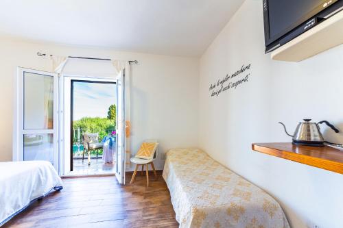 带阳台的三人房