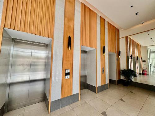 带阳台和露台的双卧室公寓