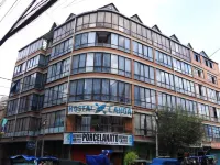 Hostel Canoa Hotele w: 