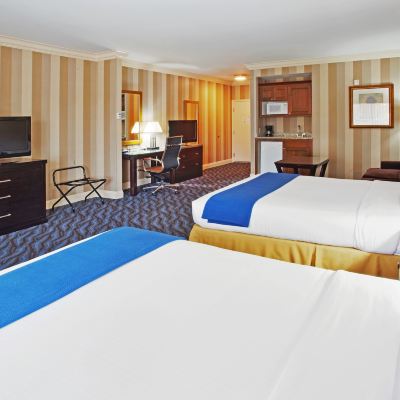 兩張大床套房帶梳化床 東聖克魯斯智選假日套房酒店 - IHG 旗下酒店優惠