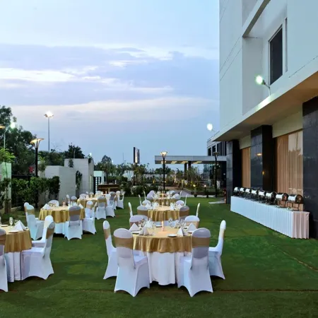 Red Fox by Lemon Tree Hotels, Bhiwadi