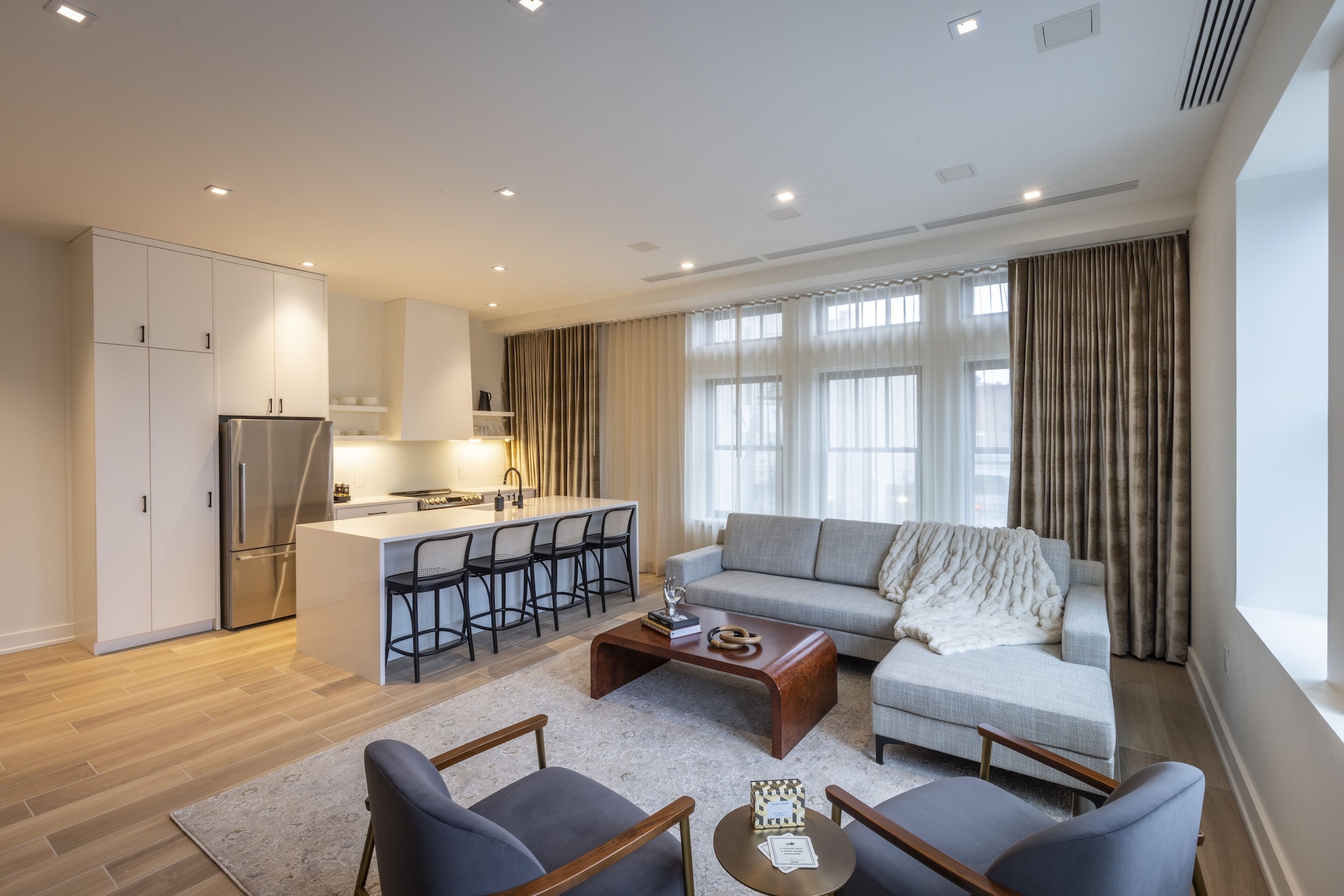 豪华套房， 2 间卧室， 厨房