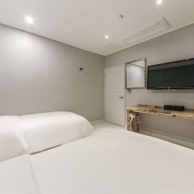 Standard Twin Room (No Breakfast Served On Monday/ Saturday/Sunday) 발라스 호텔&게스트하우스 쿠폰