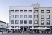 Hotel Seurahuone Riihimäki  호텔