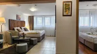 Elegant Lux Hotel