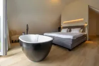 Cozmoss Hotels in 