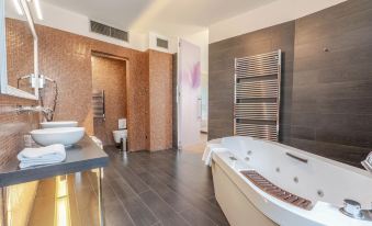 Hotel For You - Housity
