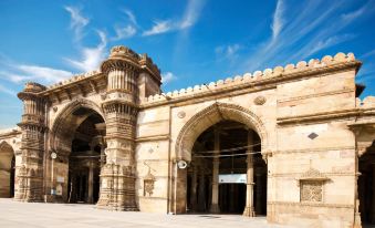 OYO 3788 Sadbhav Hotel - Housity