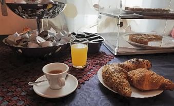 Master Hotel - Housity