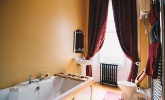 Antrim House Suites with Private Jacuzzi Hot Tub - Adults Only