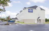 Microtel Inn & Suites by Wyndham Camp Lejeune/Jacksonville Hotel di 