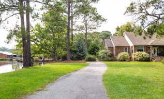 Shalom House Bed and Breakfast - Housity