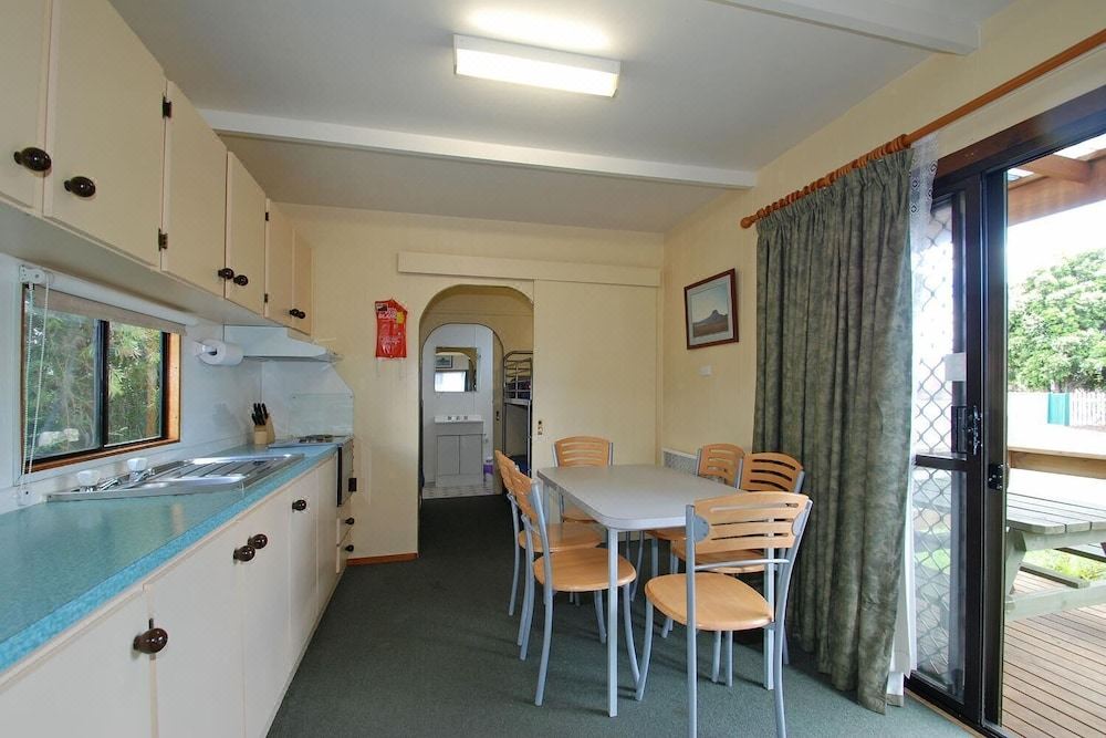 Triabunna Cabin & Caravan Park - Tasmania
