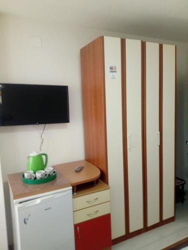 带私人外部浴室的三人房