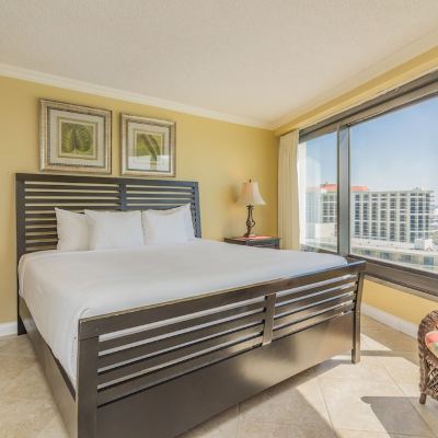 Beachside Towers One-Bedroom Suite