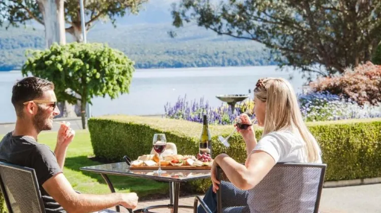 ラッドフォーズ オン ザ レイク 食事・レストラン