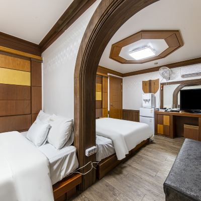 Two Bedroom Special Room (2 Bed Room, 2 Bathroom) 파인모텔 대천 해수욕장 쿠폰