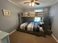Beach Lovers Paradise! Cozy 3 bedroom home steps from the beach. Hotels in Fairhaven