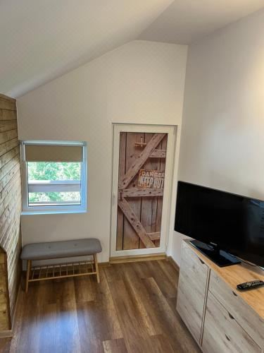 Rustic House Busteni Three-Bedroom House